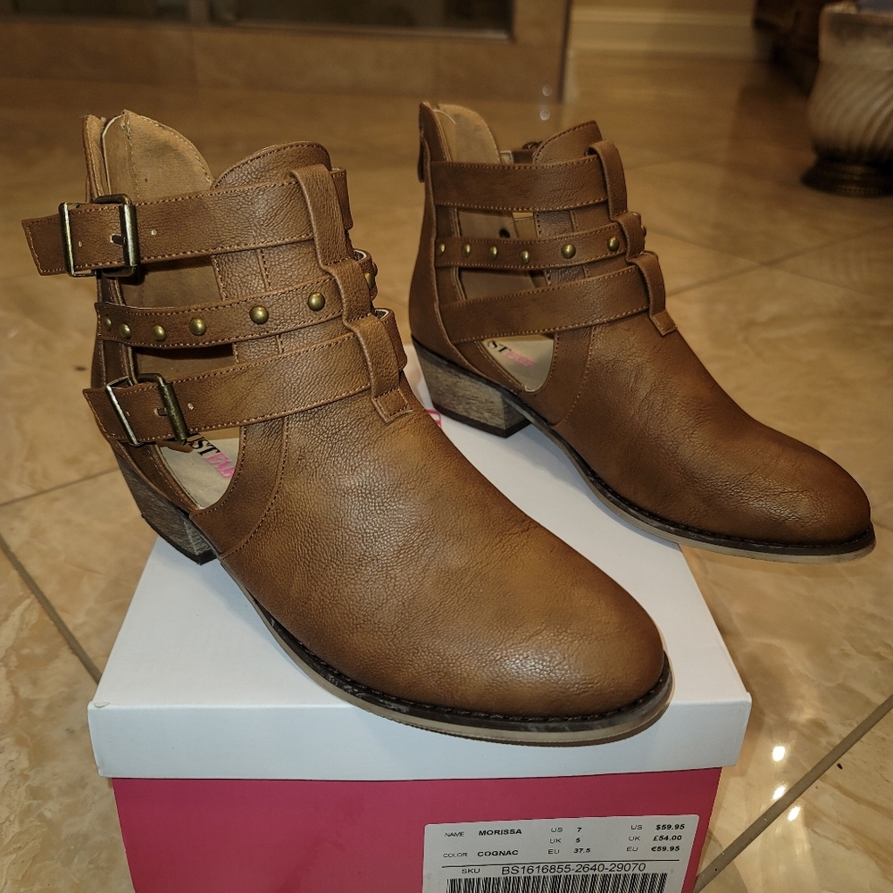 Brand new Morissa JustFab Bootie